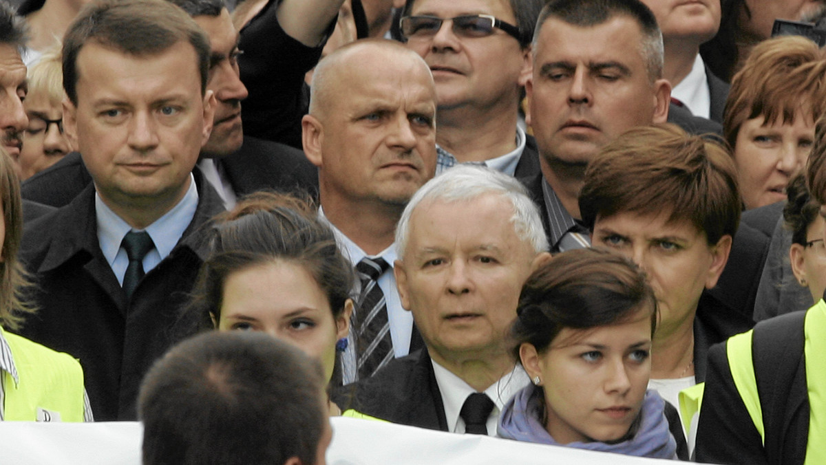 Przeciw ograniczaniu wolności: mediów i swobód obywatelskich oraz kondycji służby zdrowia ma przejść ulicami Warszawy II Marsz Niepodległości i Solidarności. Organizowana przez PiS manifestacja odbędzie się 13 grudnia, w kolejną rocznicę wprowadzenia stanu wojennego.