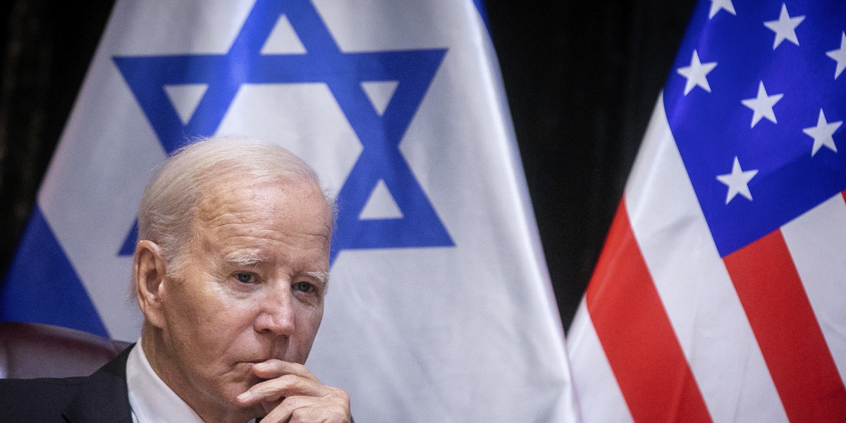 Prezydent Joe Biden podczas spotkania z premierem Izraela w Tel Awiwie
