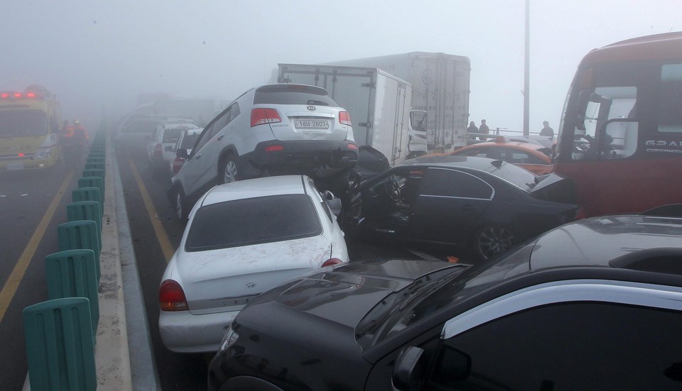 SOUTH KOREA MASS COLLISION (Chain collision on bridge in fog)