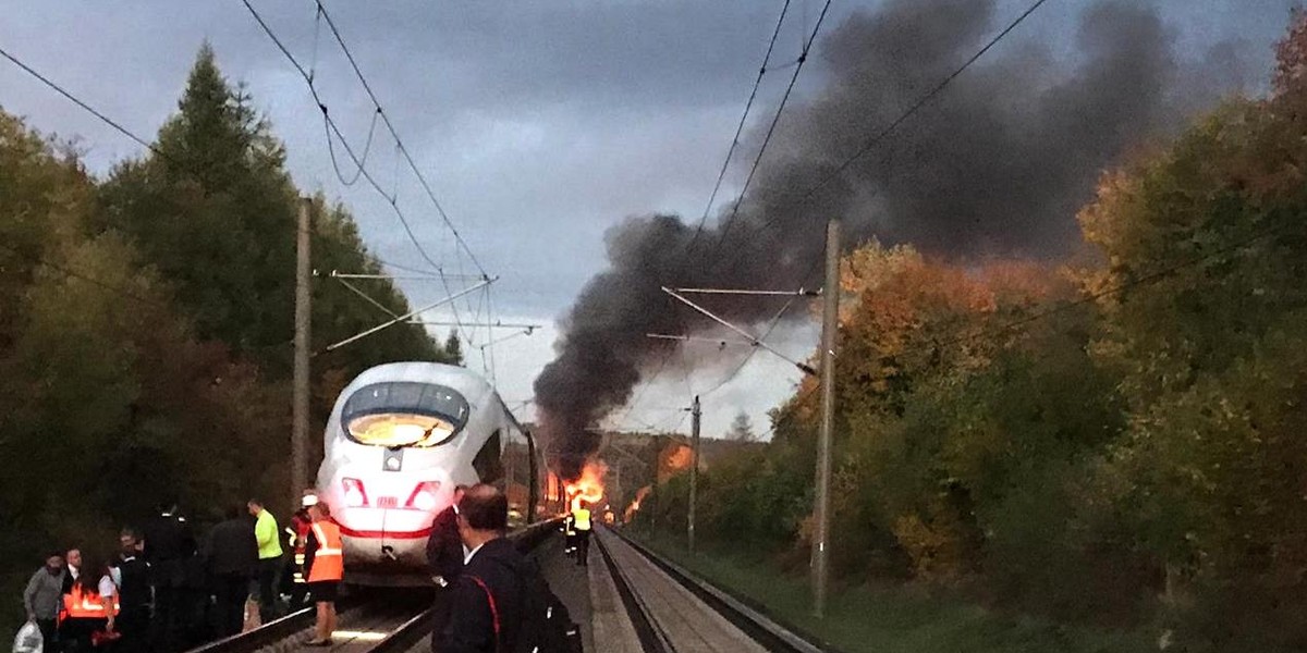 Pociąg ICE z Kolonii do Frankfurtu stanął z w płomieniach