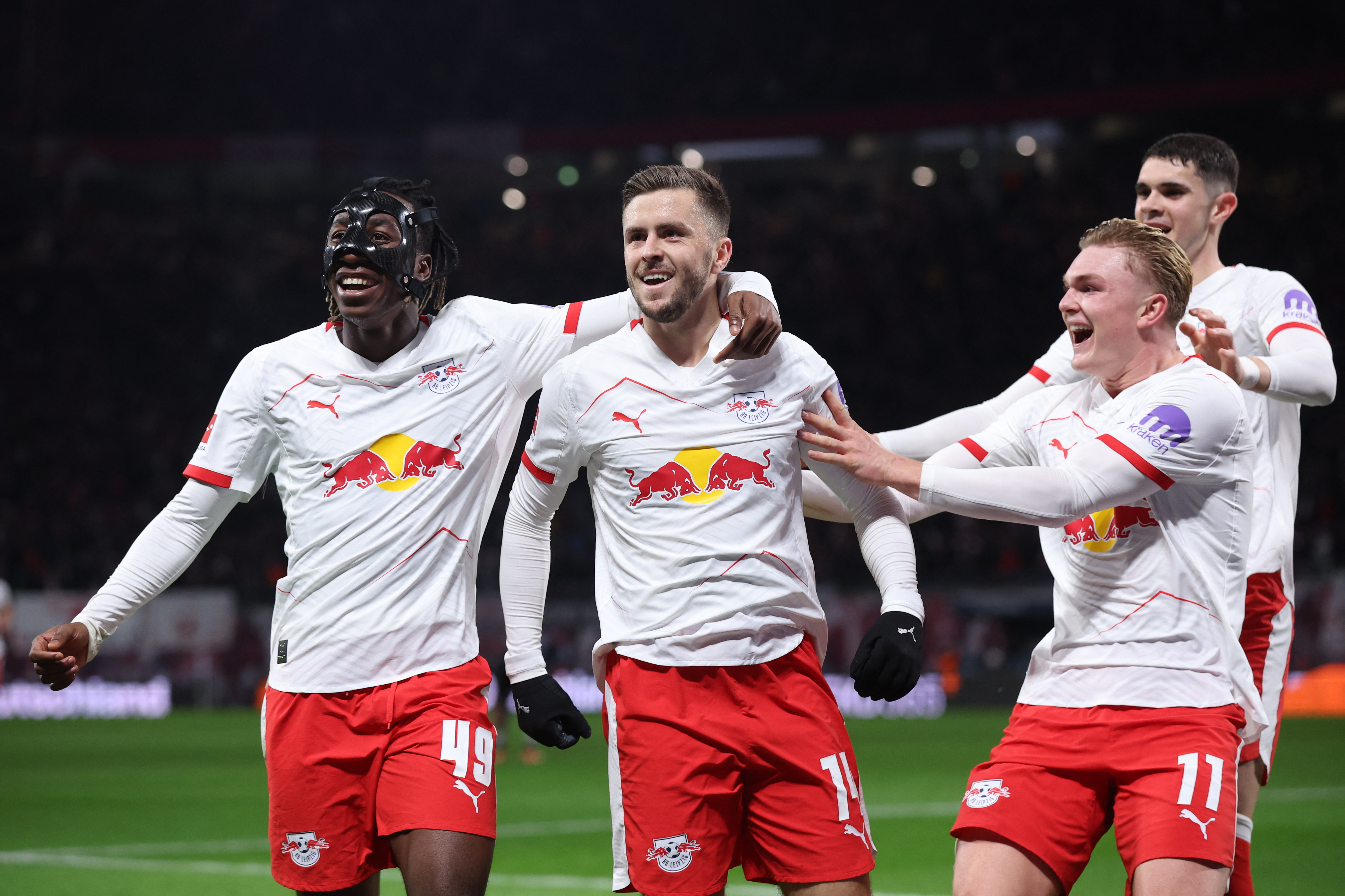 Diomande (19) mit Dreierpack beim 6:0: zweitjüngster in Bundesliga-Historie