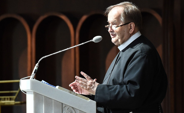 Wojsko na służbie u Rydzyka. "Będą jeszcze sprzedawać precle na odpustach?"