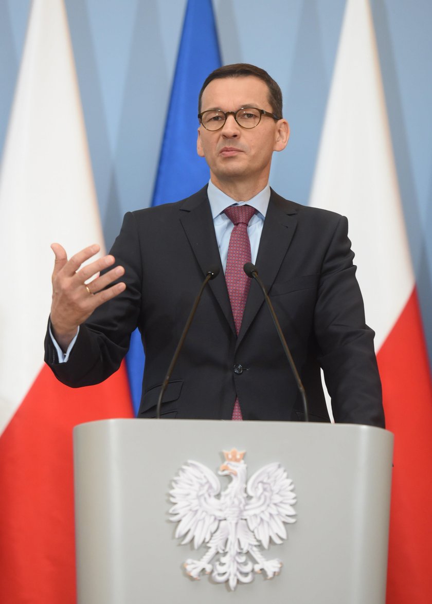 Premier Morawiecki musi sprostować słowa o budowie dróg i mostów