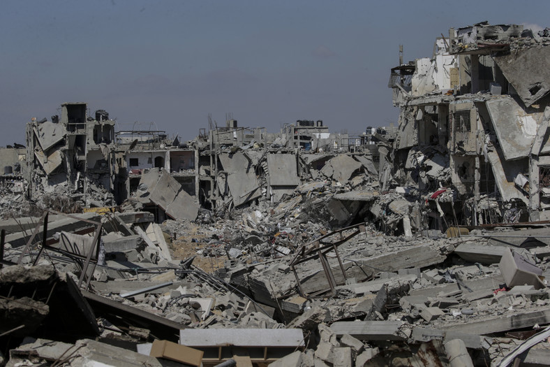 Zniszczone w wyniku izraelskiego ostrzału budynki w Stefie Gazy