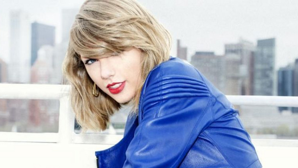 Taylor Swift złożyła przed sądem zeznania w trwającym procesie mającym na celu wyjaśnienie, czy rzeczywiście została wykorzystana seksualnie przez byłego radiowca. - Włożył rękę pod moją spódnicę i złapał mnie za pośladki - wyznała gwiazda. Jej matka dodała, że "wykorzystał ją seksualnie. Byłam tak zdenerwowana, że równocześnie chciało mi się płakać i wymiotować".