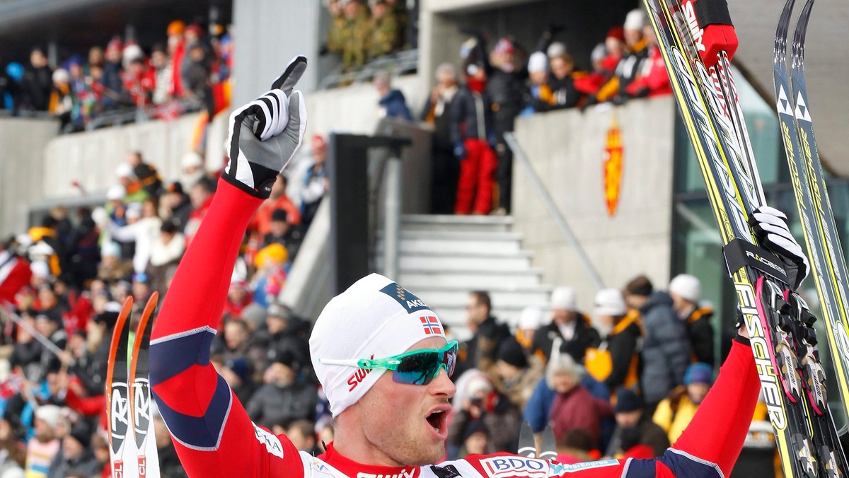 Peter Northug wygrał ostatnie zawody podczas mistrzostw świata w narciarstwie klasycznym, które się odbywały w Oslo. Norweg ku uciesze norweskiej publiczności triumfował w biegu masowym na 50 km.