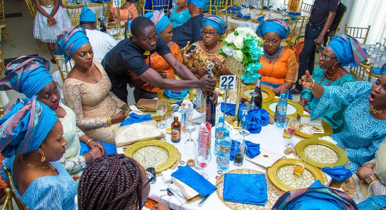 How to receive food and souvenirs at a Yoruba party without wearing Aso-ebi