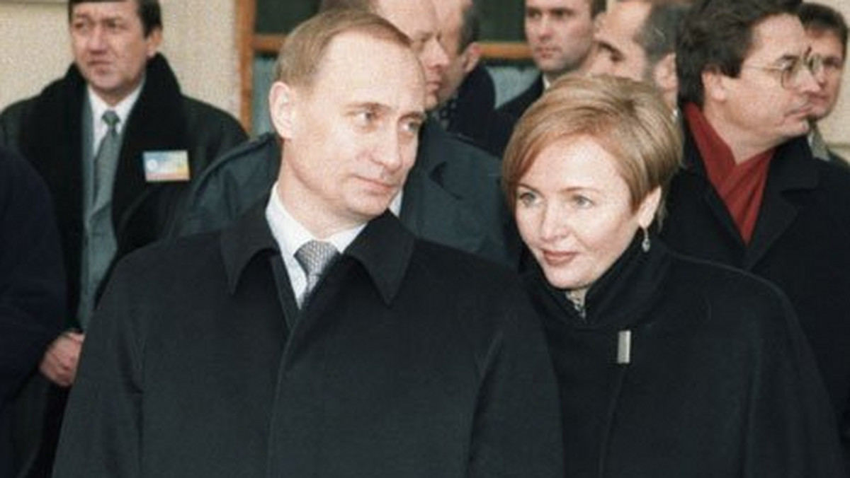 Żona Władimira Putina, Ludmiła, zawsze stała w cieniu swojego męża. Jednak ostatnio kompletnie zniknęła z życia publicznego - informuje "The Daily Beast". To skłoniło komentatorów do licznych plotek. Jak się jednak wydaje, samych Rosjan mało to interesuje.