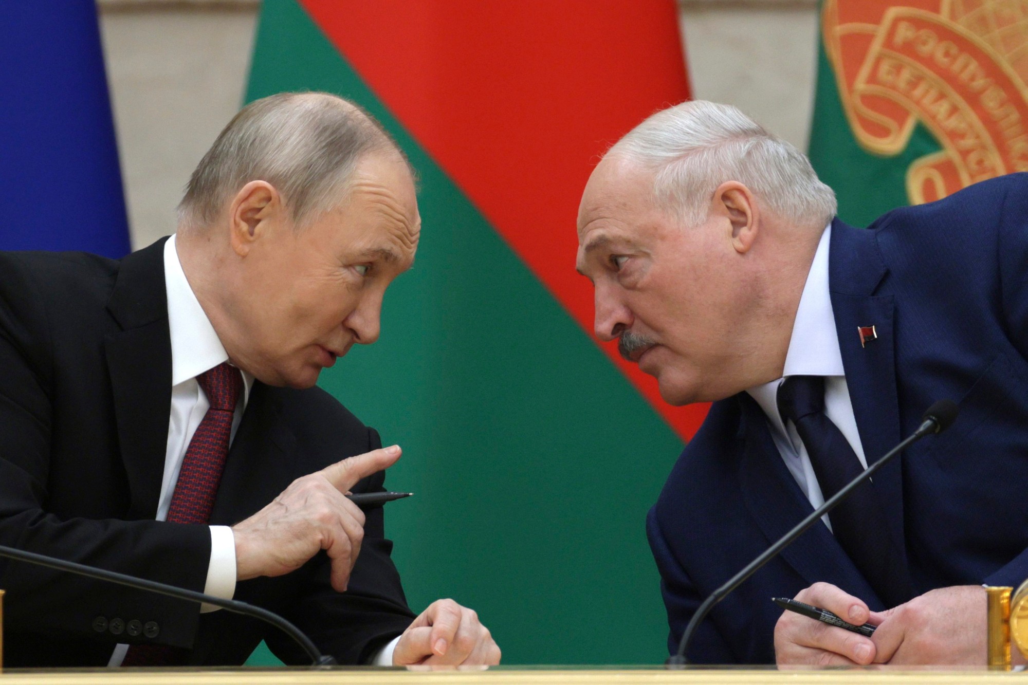 Ruský prezident Vladimir Putin a bieloruský prezident Alexandr Lukašenko.