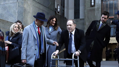Magnat filmowy Harvey Weinstein przed sądem nowojorskim. "Był nie tylko tytanem Hollywood, ale gwałcicielem"