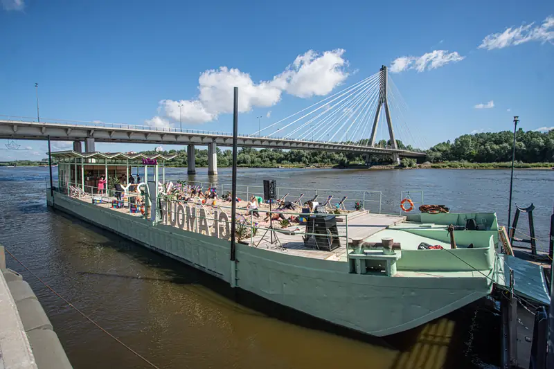 Warszawska pływająca plaża na barce - Kalima