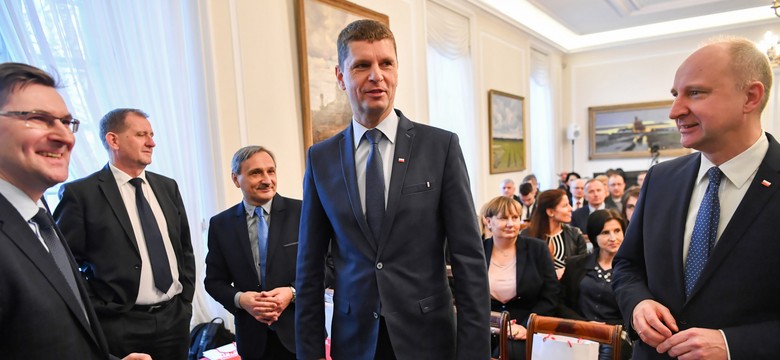 Piontkowski zmienia przepisy, które wprowadziła Zalewska. Wywołały sporo emocji