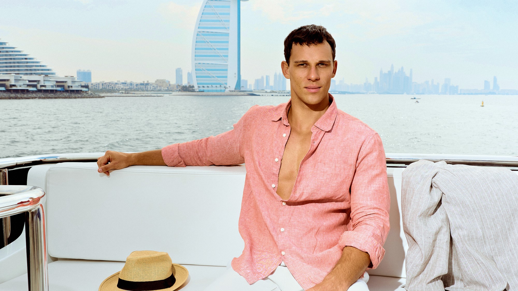 Ženíchom štvrtého ročníka šou Ruža pre nevestu sa stal Adrian Chabada.