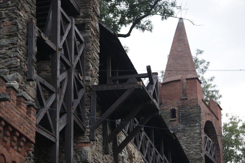 Paczków. Zawalił się taras widokowy. Jedna osoba nie żyje