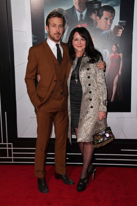 Zagraniczne gwiazdy z mamami na czerwonym dywanie: Ryan Gosling i Donna Gosling