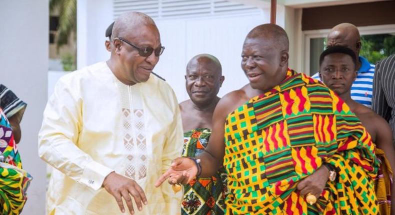 Admit your mistakes to Ghanaians – Otumfuo tells Mahama