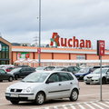 Pracownik Auchan przez pomyłkę rozesłał plik z danymi. Były tam m.in. informacje o zarobkach