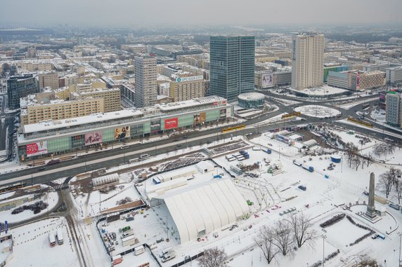 Trwa budowa studia WOŚP na placu Defilad w Warszawie