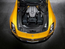 Niemcy ujawnili nową bestię, która sieje grozę! Mercedes SLS Black Series - pierwsze zdjęcia