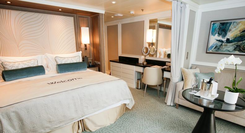 I spent three nights in the Seven Seas Grandeur's concierge suite and now understand why travelers are willing to shell out almost $5,500 for one week in this floating hotel room.Brittany Chang/Business Insider