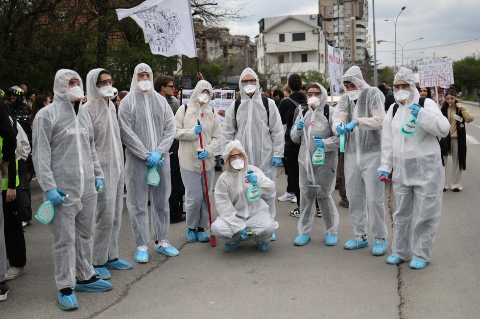 Protest ispred Informera