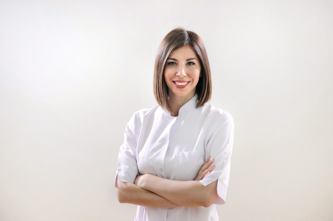dr Elena Arsova 