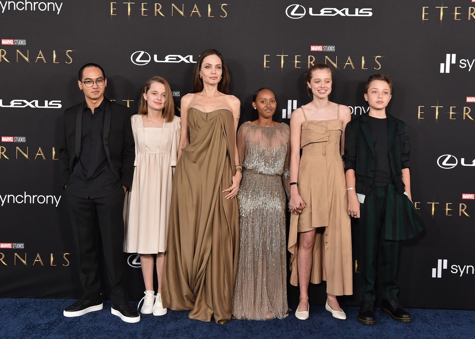 WOW: Angelina Jolie szettjének minden részletét látnod kell