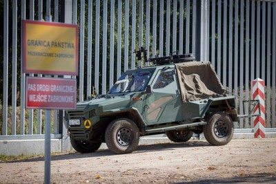 Granica pod nadzorem: Wojsko i policja czekają na decyzję o strefie buforowej