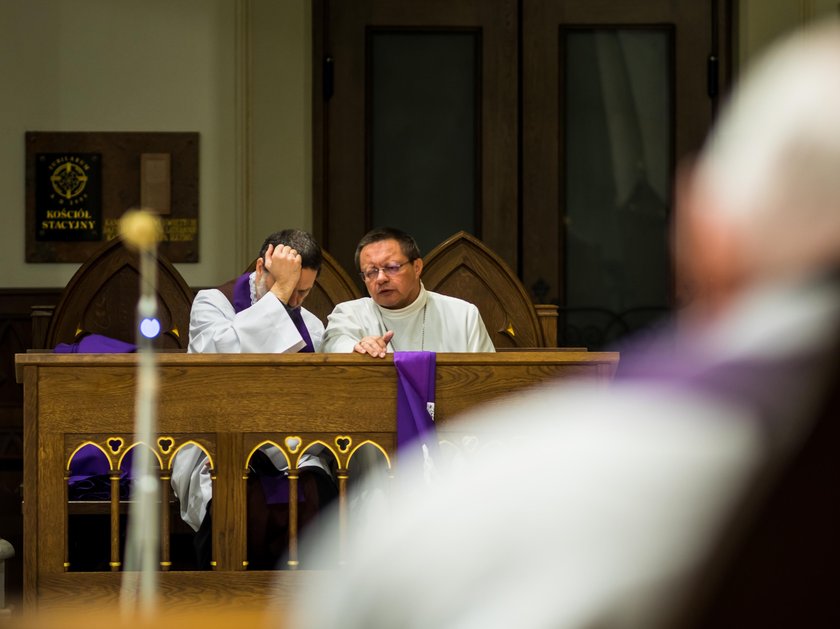 "Wyznajemy, że chroniliśmy winowajców i uciszaliśmy krzywdzonych". Mocne słowa abp. Rysia o pedofilii