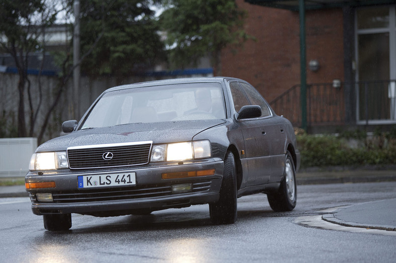 Lexus LS400