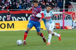 Raków nie zagrał wielkiego meczu, ale Piast sam sobie strzelił gola [WIDEO]