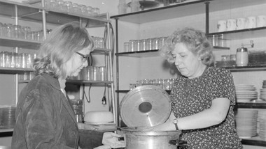 QUIZ. Sprzęty czasów PRL. Polacy o nich marzyli. Znasz?