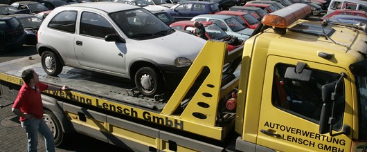 Ściągamy coraz więcej aut używanych – nadal są to głównie auta stare