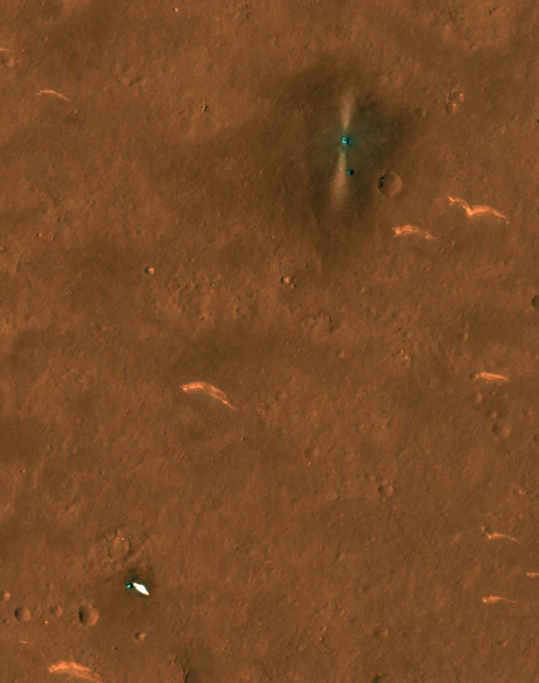 Zhurong uchwycony z orbity przez sondę NASA Mars Reconnaissance Orbiter.