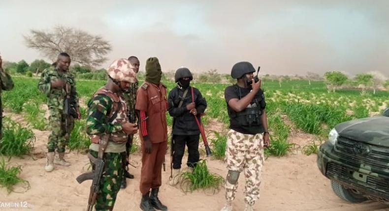 Troops kill scores of bandits, rescue kidnapped victims in Sokoto, Zamfara. [Twitter/@DefenceInfoNG]