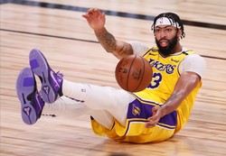Los Angeles Lakers rozbili Miami Heat w pierwszym meczu finału ligi NBA