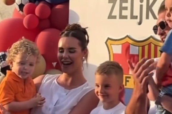 SVI GLEDAJU U TORTU MALOG ŽELJKA RAŽNATOVIĆA Bogda