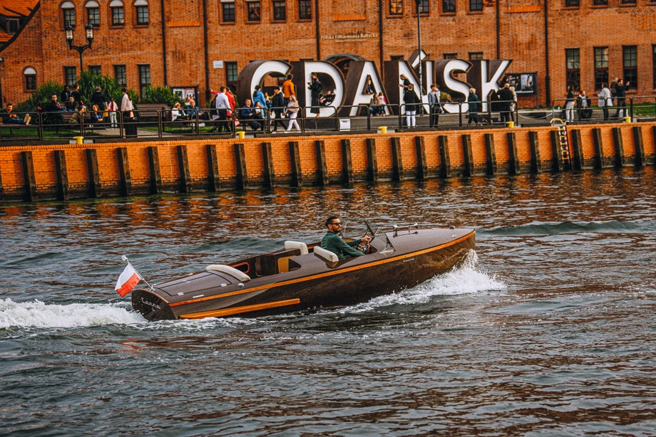 Cann – mały motorowy klasyk – James Bond chyba by nie pogardził takim cackiem.