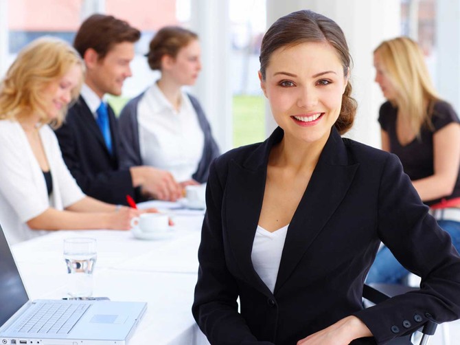 2372_business-woman-table-group