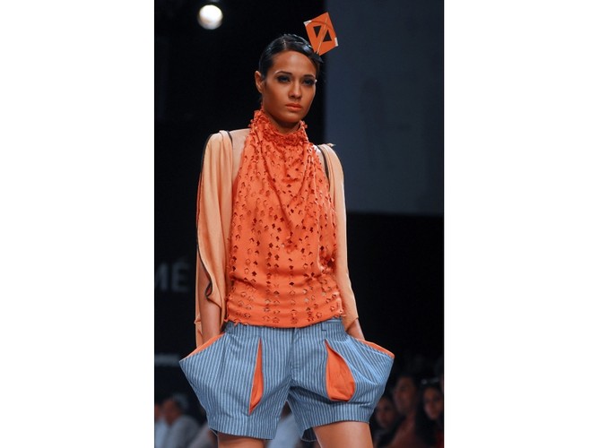 Bajeczne kolory kreacji z pokazów Lakme Fashion Week Summer Resort 2011