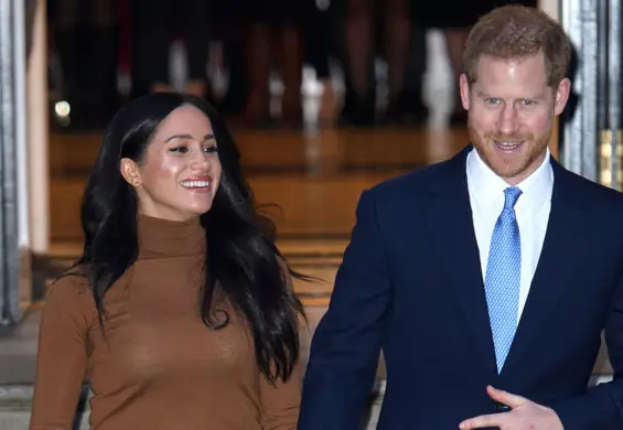 Meghan Markle i Książę Harry opuszczają dwór królewski. Brytyjczycy w szoku