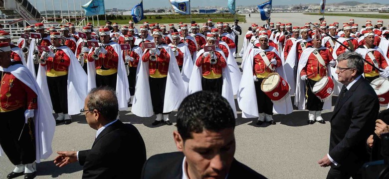 Marsz pamięci ofiar zamachu w Tunisie. Komorowski w Tunezji