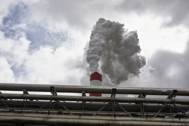 "Stan Działań Klimatycznych 2023" maluje ponury obraz wyzwań, przed którymi stoją decydenci, przygotowując się do szczytu klimatycznego COP28 w Dubaju. "Globalne wysiłki na rzecz ograniczenia ocieplenia do 1,5°C są w najlepszym razie mało energiczne," powiedziała Sophie Boehm z World Resources Institute.