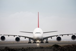 Oto największe samoloty pasażerskie na świecie. Czy liniom opłaca się utrzymywać gigantyczne maszyny?