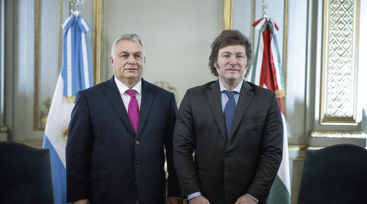Javier Milei megválasztott argentin elnök (j) fogadja Orbán Viktor kormányfőt Buenos Airesben. A miniszterelnök december 10-én részt vesz az új elnök beiktatásán.MTI/Miniszterelnöki Sajtóiroda/Fischer Zoltán