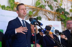 PSL chce skrócenia kadencji Sejmu. Terlecki odpowiada