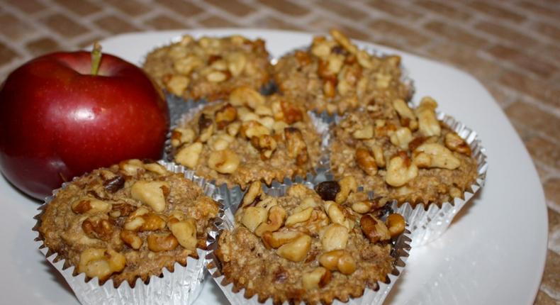 apple-walnut muffins