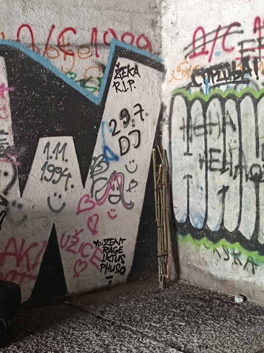 MUP pronašao motke u Užicu