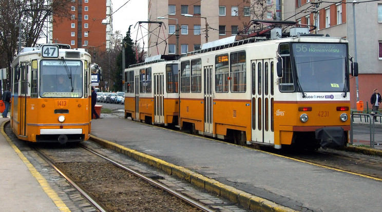 Kigyulladt egy 56-os villamos, pótlóbuszok szállítják az utasokat /Illusztráció: MTI- Jászai Csaba