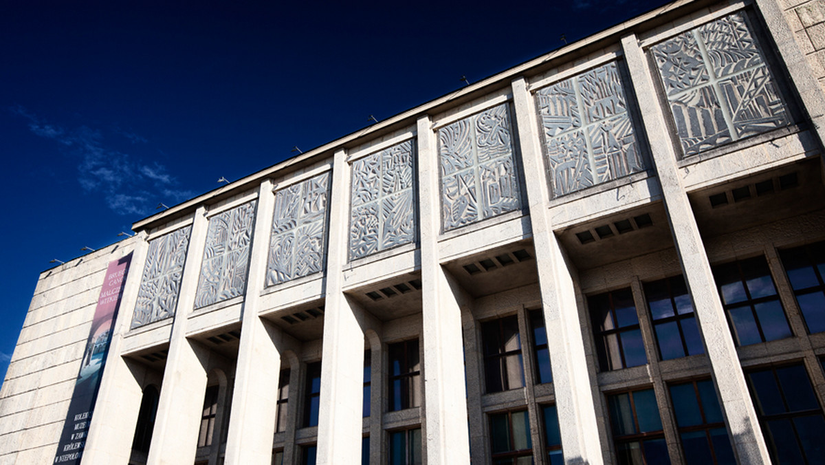 Pracownicy Muzeum Narodowego w Krakowie (MNK) otrzymają wyższe płace, dzięki wyższej dotacji podmiotowej, o której w czerwcu zadecydowało Ministerstwo Kultury i Dziedzictwa Narodowego – poinformował dziś dyrektor MNK Andrzej Betlej.